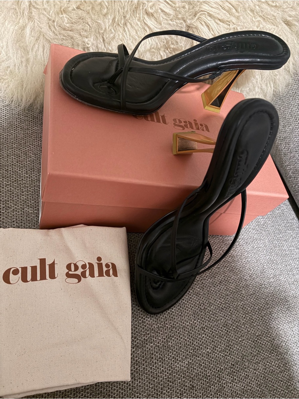 Cult Gia Soriah Sandals in Black 
Size 39
Fits a size 8 regular 
Cute & Fun